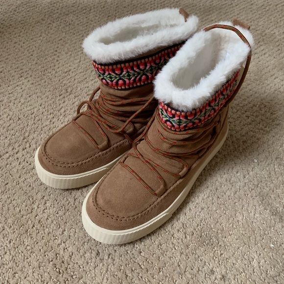 ⬇️$65. NWT TOMS ALPINE FUR BOOT tan TOFFEE sz 6 - Picture 4 of 8